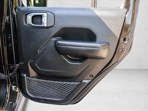 Used 2021 Jeep Wrangler Unlimited Rubicon w/ Cold Weather Group image 27