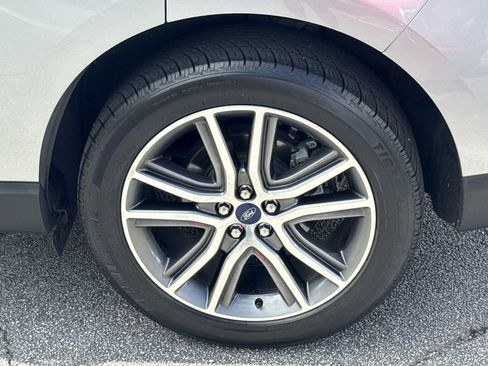 Used 2021 Ford Edge Titanium image 19