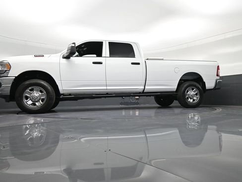 Used 2024 RAM 2500 Tradesman w/ Chrome Appearance Group AWD/4WD image 35