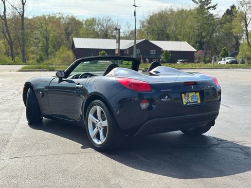 Used 2006 Pontiac Solstice Convertible w/ Power Package RWD image 4