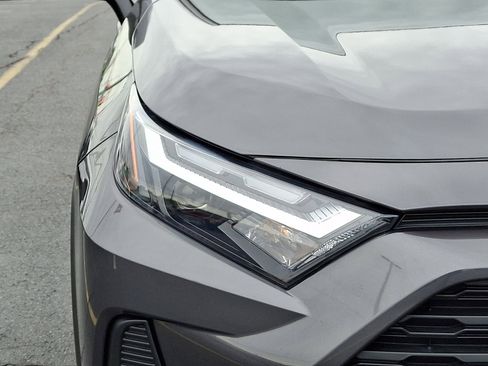 Used 2023 Toyota RAV4 LE AWD/4WD image 9