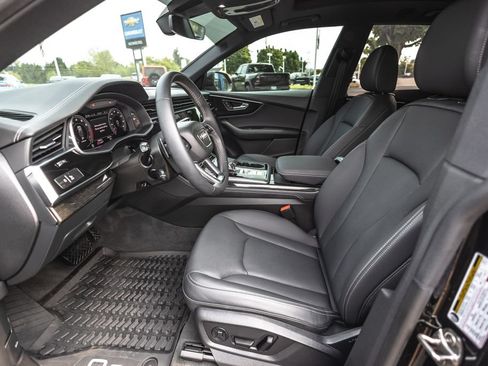 Used 2025 Audi Q8 Premium Plus AWD/4WD image 21