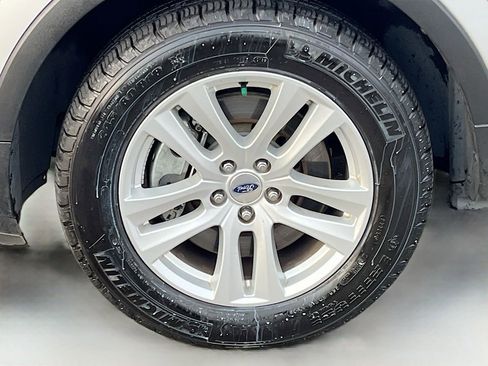 Used 2019 Ford Explorer XLT w/ Equipment Group 202A image 33