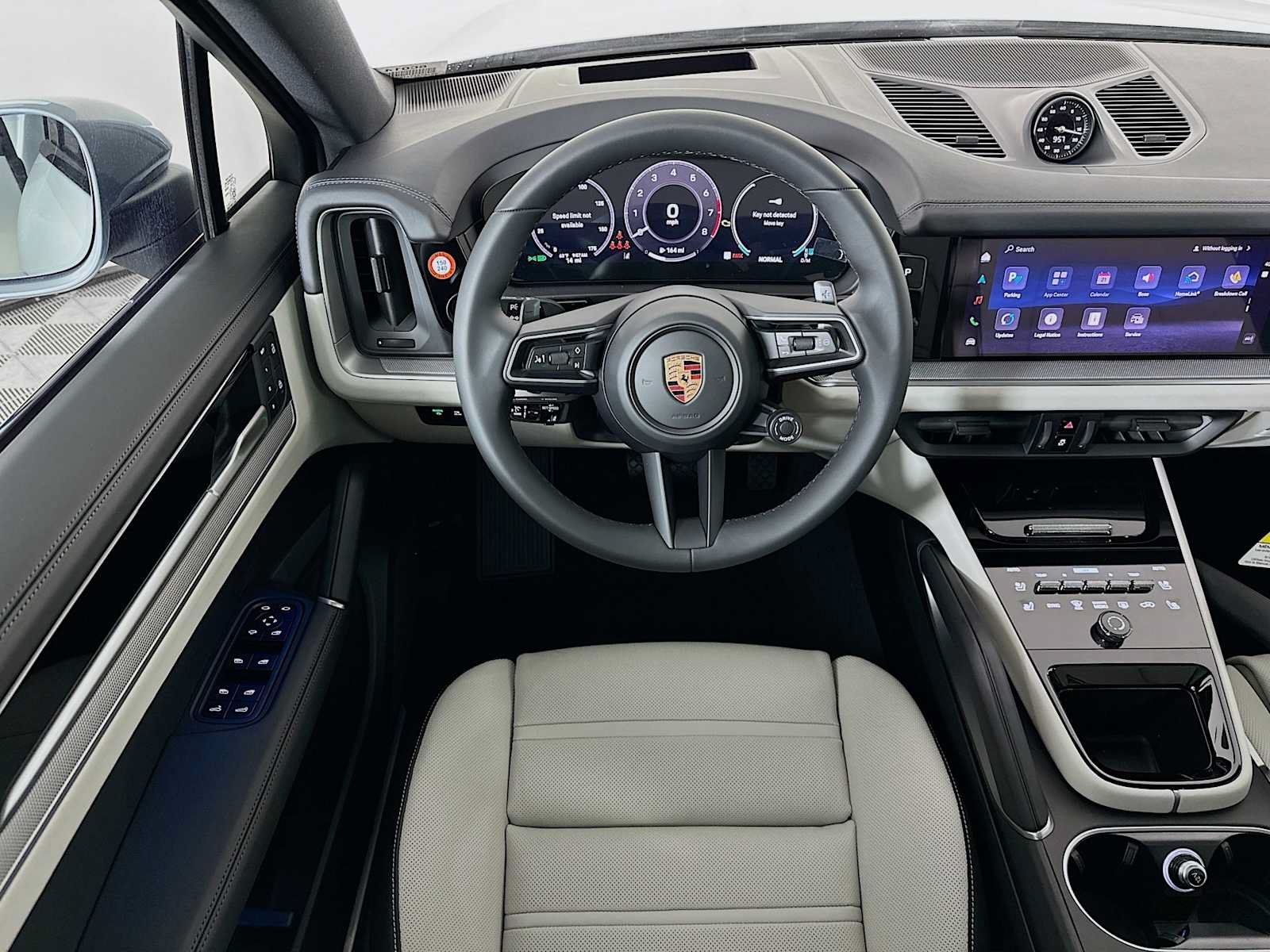 Used 2026 Porsche Cayenne Coupe AWD/4WD image 24