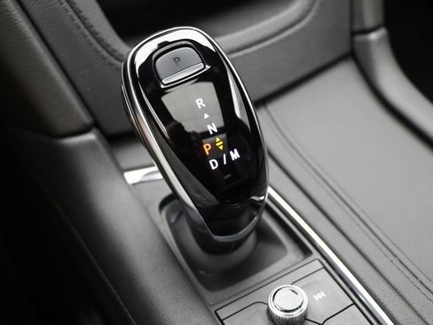 Used 2025 Cadillac XT5 Premium Luxury image 24