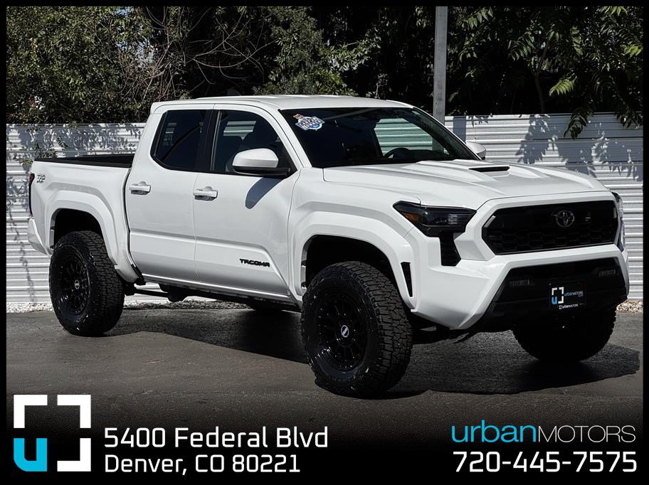 Used 2025 Toyota Tacoma TRD Sport AWD/4WD image 1