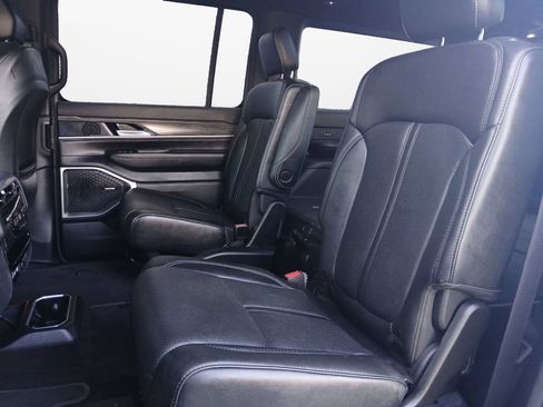 Used 2023 Jeep Wagoneer Series II w/ Premium Group I RWD image 22