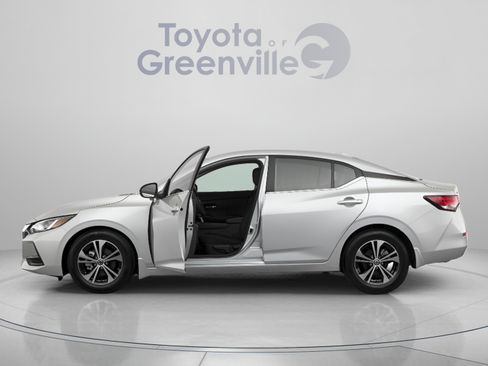 Used 2021 Nissan Sentra SV FWD image 2