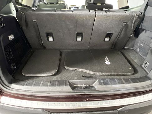 Used 2023 Subaru Ascent Touring AWD/4WD image 25