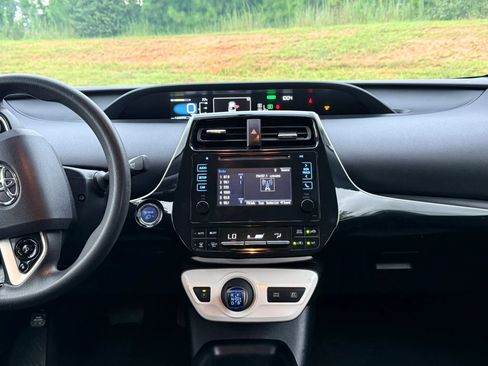 Used 2016 Toyota Prius Two FWD image 16