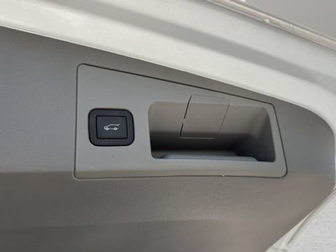 Used 2025 Cadillac XT5 Premium Luxury w/ Technology Package FWD image 34