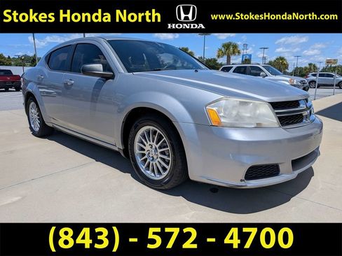 Used 2014 Dodge Avenger SE FWD image 2