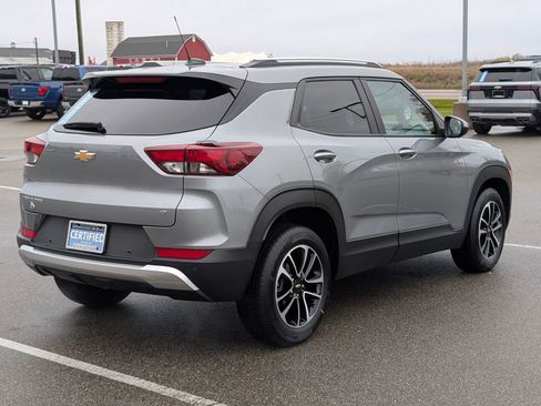 Used 2024 Chevrolet TrailBlazer LT w/ LT Cold Weather Package image 4