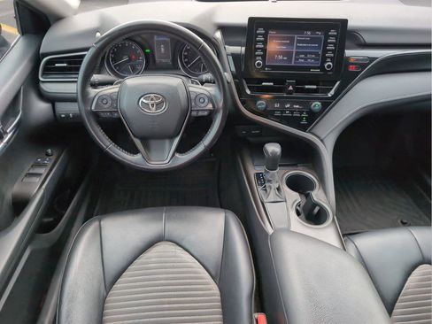 Used 2021 Toyota Camry SE w/ Convenience Package FWD image 28