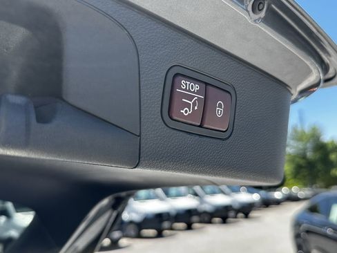 Certified 2021 Mercedes-Benz GLC 43 AMG 4MATIC image 22