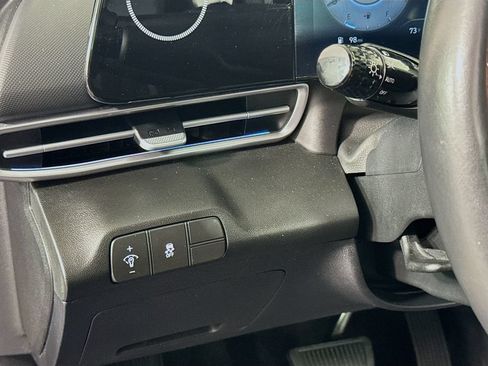 Used 2024 Hyundai Elantra Limited FWD image 20