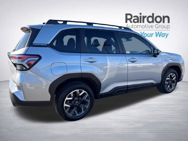 Used 2025 Subaru Forester Premium AWD/4WD image 7