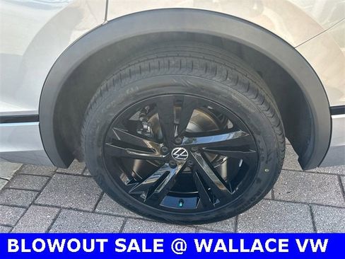 Certified 2023 Volkswagen Tiguan SE R-Line image 11