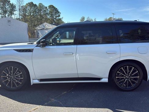 Certified 2025 INFINITI QX80 Autograph w/ Autograph Exterior Package image 9