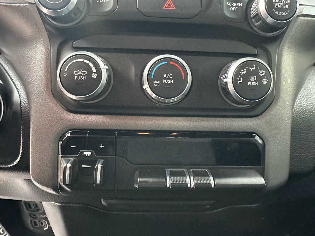 Used 2022 RAM 1500 Big Horn AWD/4WD image 39