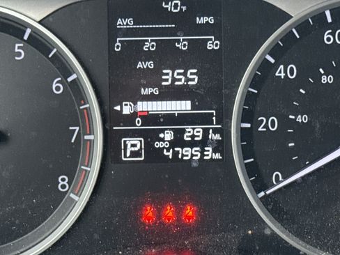 Used 2021 Nissan Kicks S image 5