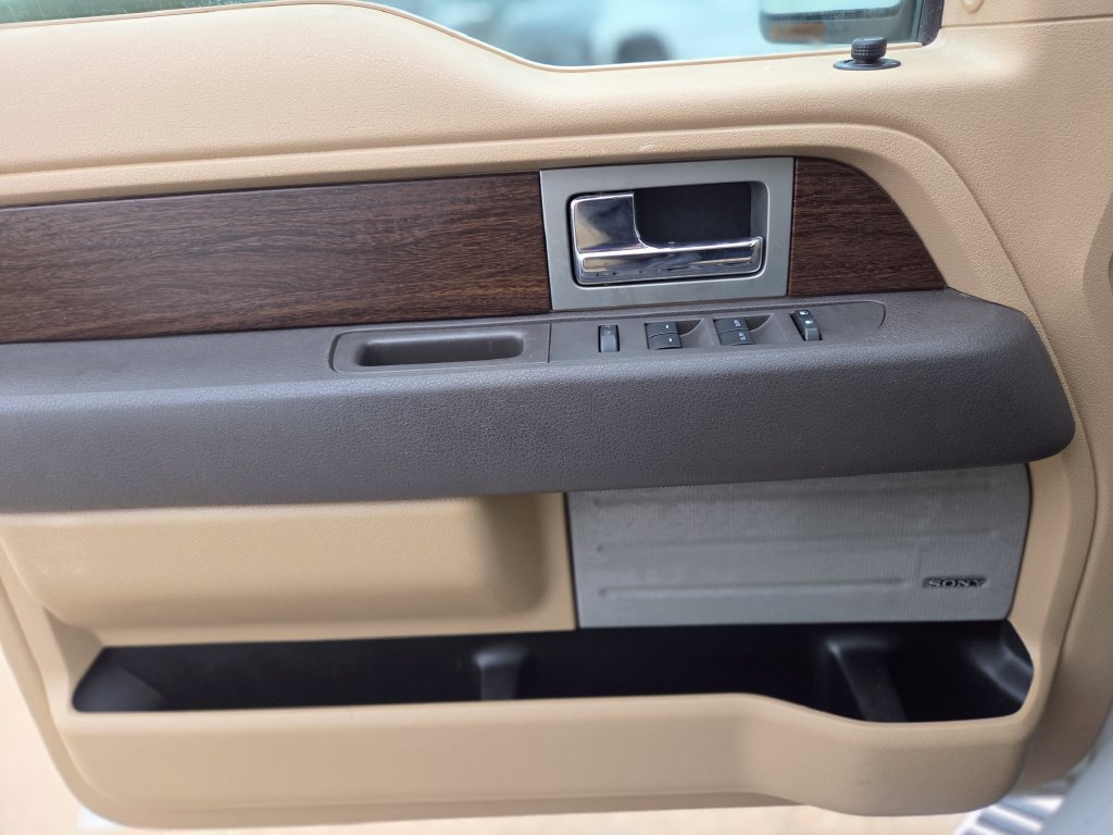 Used 2013 Ford F150 Lariat w/ Luxury Equipment Group RWD image 23