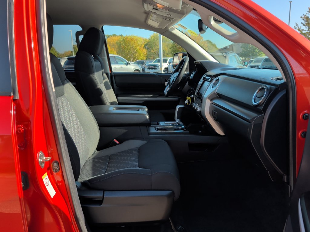 Used 2018 Toyota Tundra SR5 w/ SR5 Upgrade Package AWD/4WD image 37