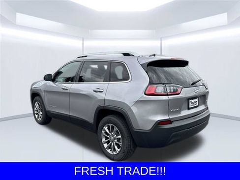 Used 2020 Jeep Cherokee Latitude Plus AWD/4WD image 3
