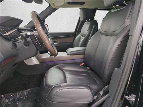 Certified 2025 Land Rover Range Rover Long Wheelbase SE image 17