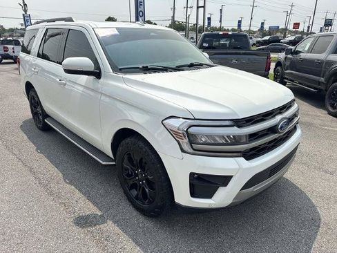 Certified 2022 Ford Expedition XLT RWD image 3