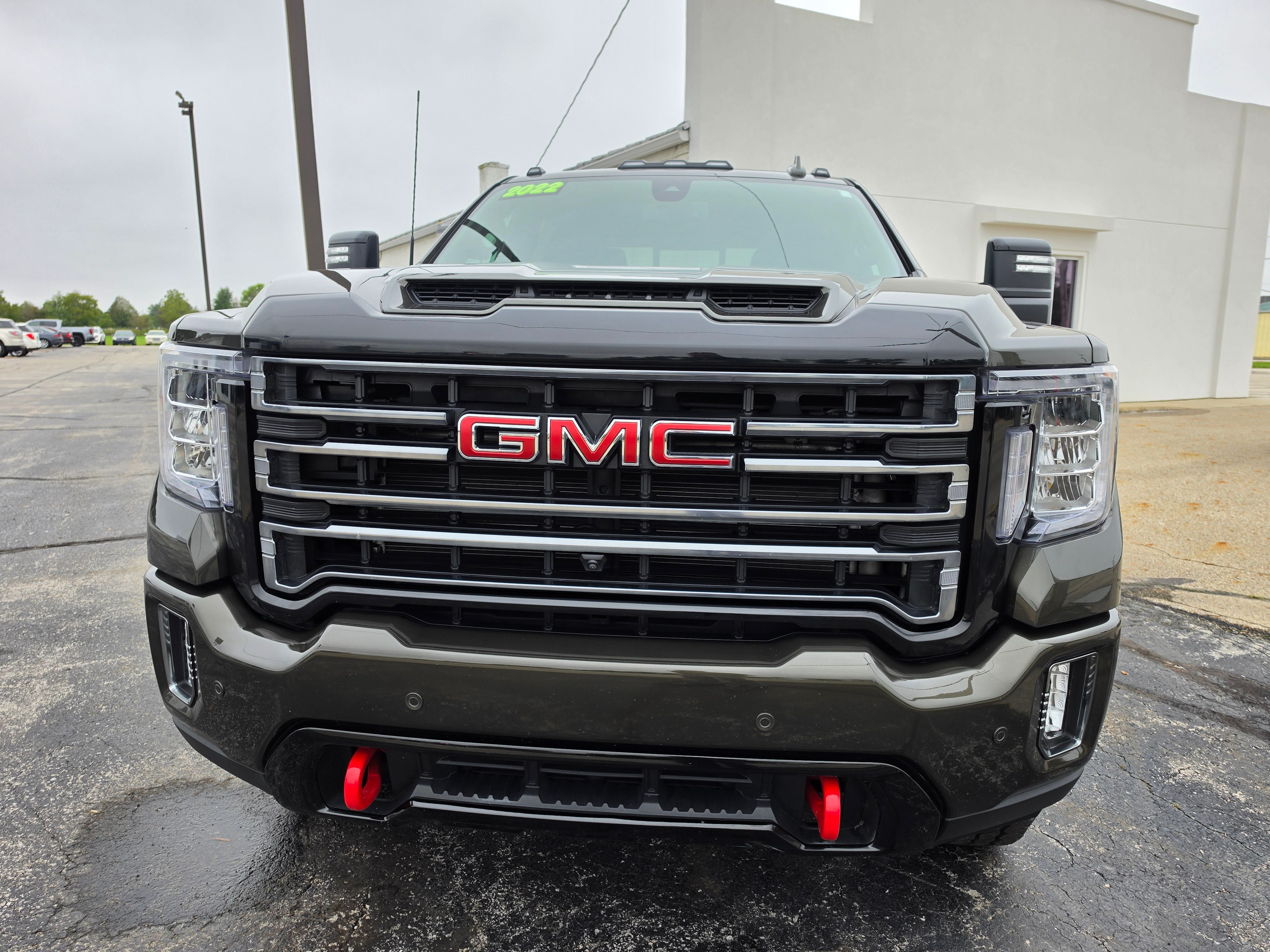 Used 2022 GMC Sierra 2500 AT4 w/ AT4 Preferred Package AWD/4WD image 2