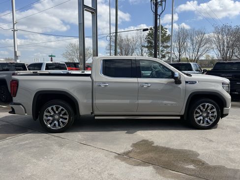 Used 2026 GMC Sierra 1500 Denali image 3