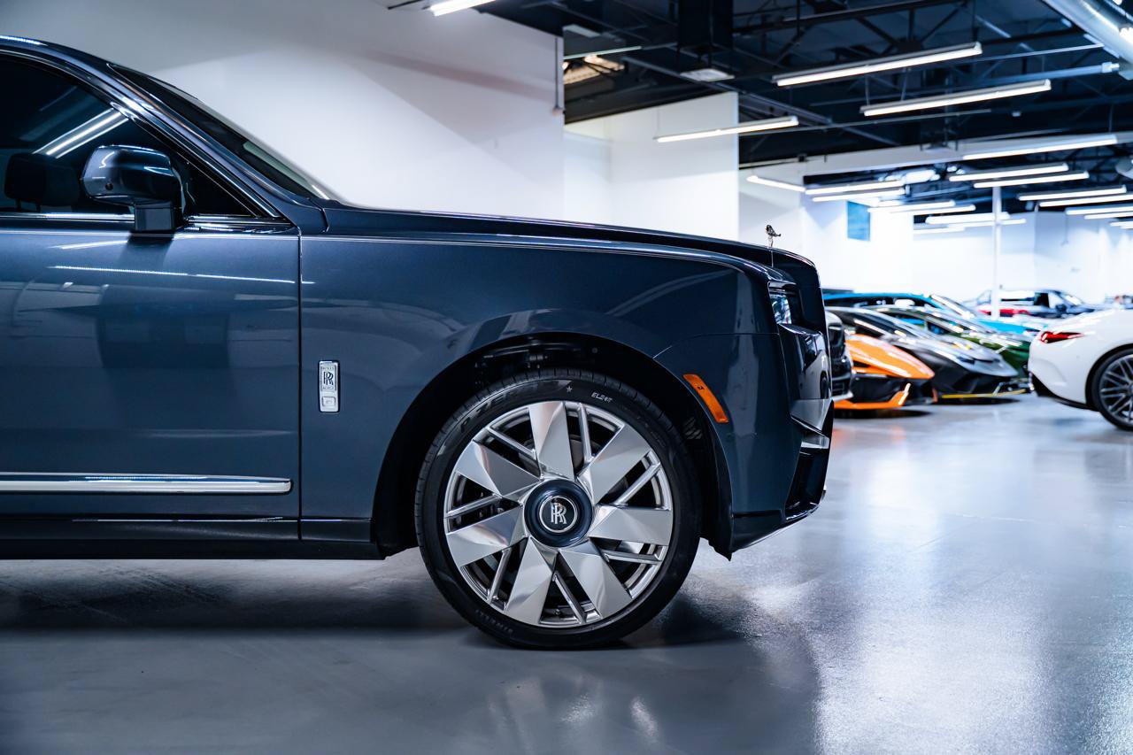 Used 2025 Rolls-Royce Cullinan w/ Dynamic Package AWD/4WD image 12