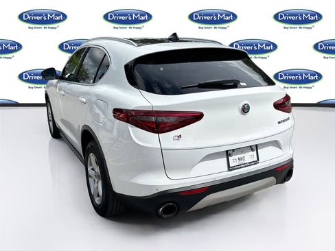 Used 2018 Alfa Romeo Stelvio AWD image 5