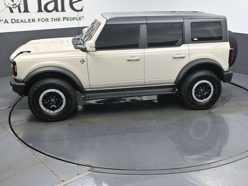 Used 2025 Ford Bronco Outer Banks w/ Sasquatch Package AWD/4WD image 59