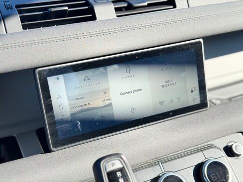 Used 2022 Land Rover Defender 90 X-Dynamic S image 11