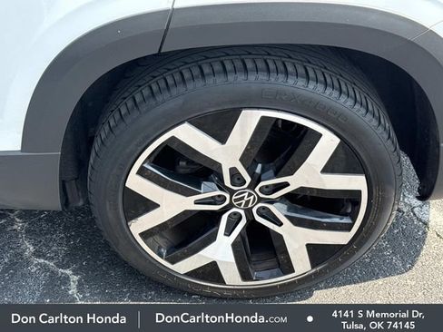 Used 2022 Volkswagen Taos SEL w/ Panoramic Sunroof Package AWD/4WD image 11