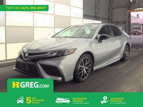 Used 2023 Toyota Camry SE FWD image 1