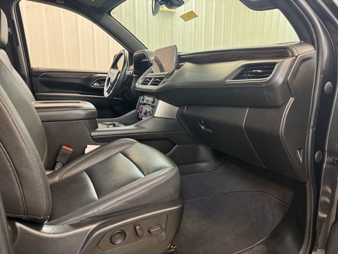 Used 2022 Chevrolet Suburban Z71 image 28