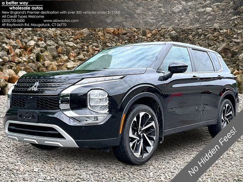 Used 2023 Mitsubishi Outlander SE FWD image 1