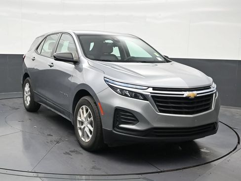 Used 2024 Chevrolet Equinox LS FWD image 8
