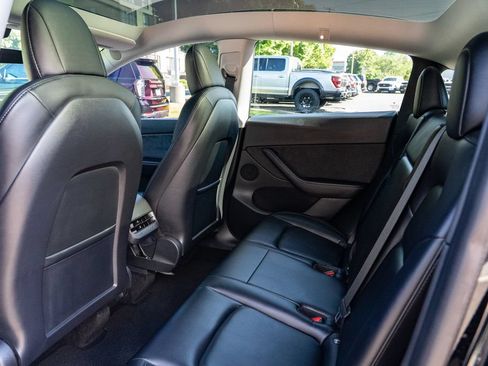 Used 2022 Tesla Model Y Long Range AWD/4WD image 19