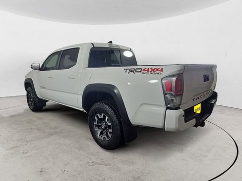 Used 2022 Toyota Tacoma TRD Off-Road w/ Technology Package image 3