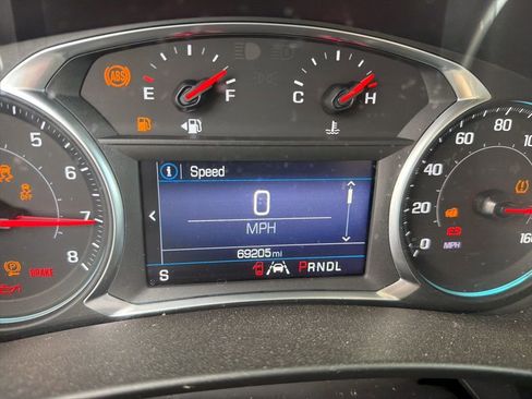 Used 2021 Chevrolet Equinox LT w/ LPO, Cargo Package image 2