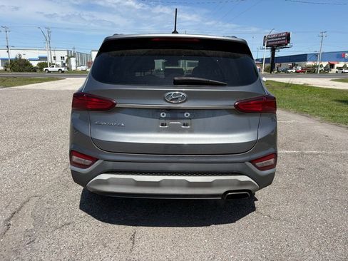 Used 2019 Hyundai Santa Fe SE image 4