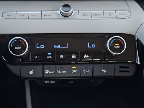 New 2025 Hyundai Elantra Limited image 19