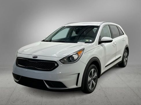 Used 2017 Kia Niro LX image 1