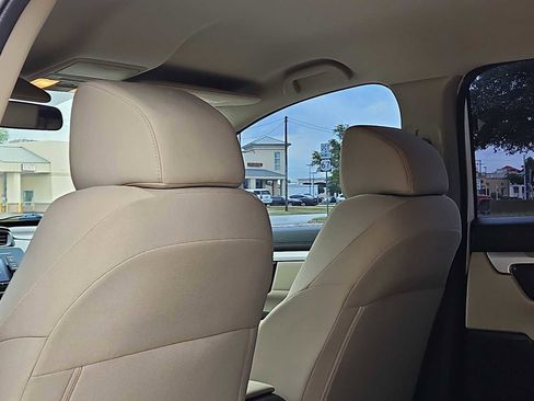 Used 2018 Honda CR-V LX image 16