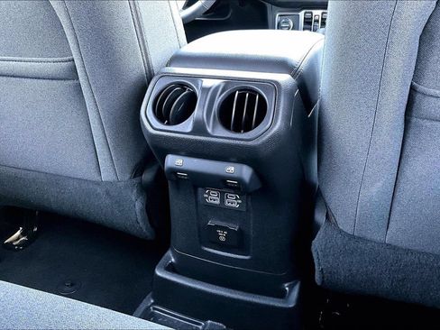 Used 2025 Jeep Wrangler Unlimited Sahara w/ Safety Group AWD/4WD image 20