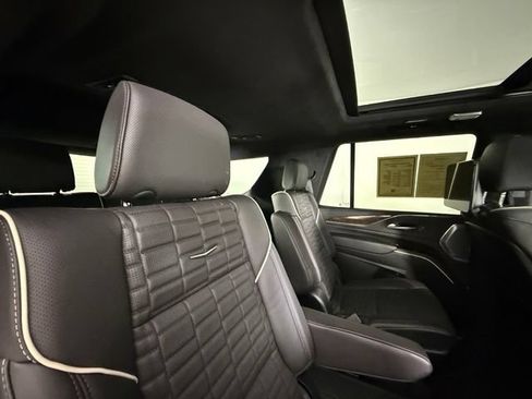Certified 2024 Cadillac Escalade Sport Platinum w/ LPO, ONYX Package AWD/4WD image 32